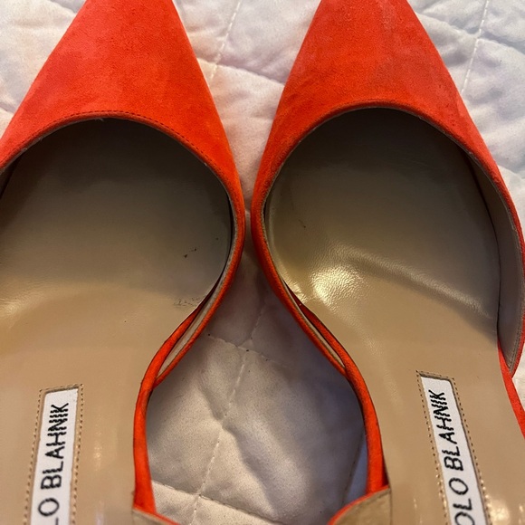 Manolo Blahnik Orange Suede Heels Elegant Design - Picture 3 of 9